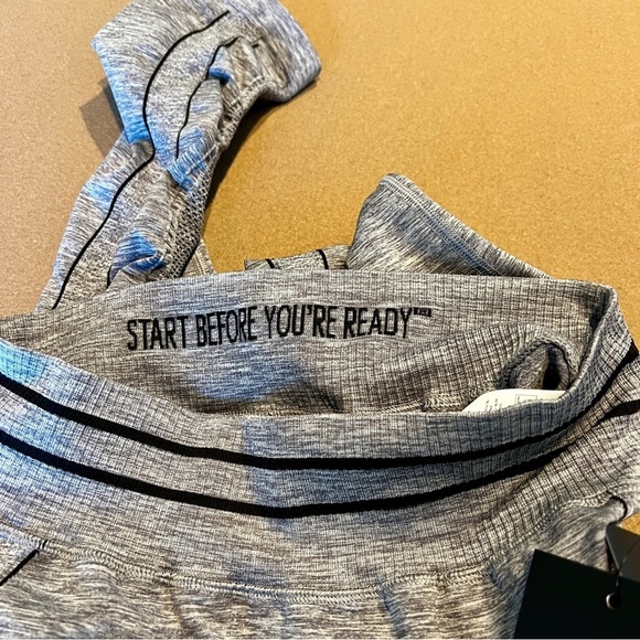 NEW Fourlaps size XL Aero Ruched Seamless Women's Leggings 7/8 Length NWT $118 - Picture 7 of 7